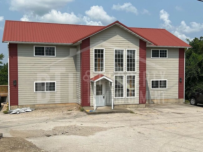 Building Photo - 27 Notch Shopping Center Ln Unit 101