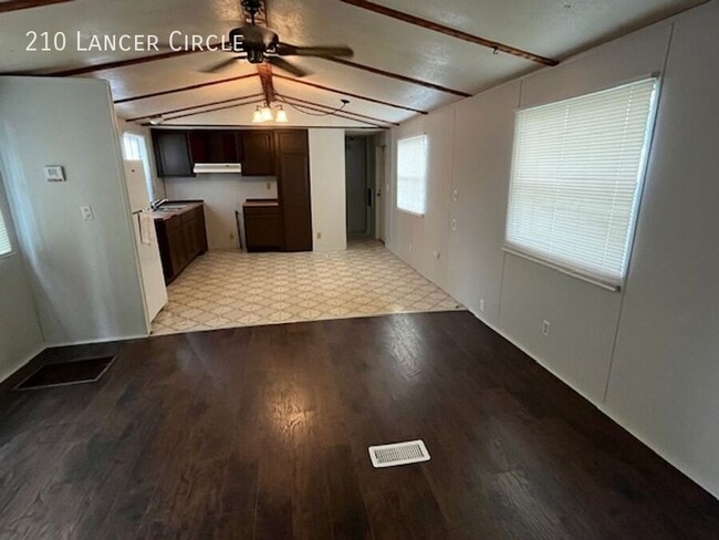 Photo - 210 Lancer Cir