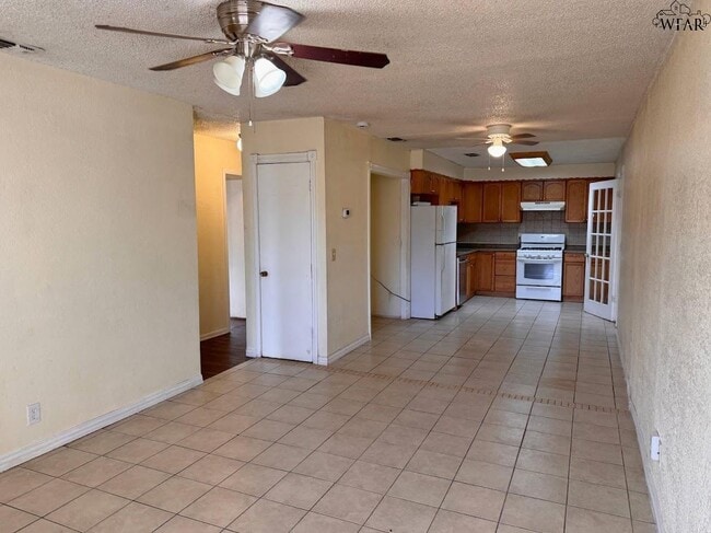 Photo - 1612 Phoenix Dr