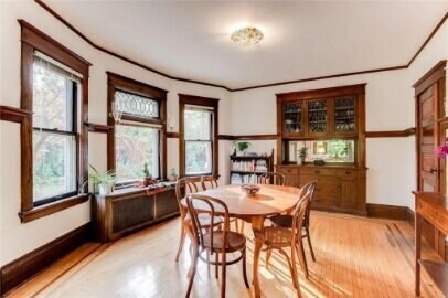 Photo - 980 6th St E