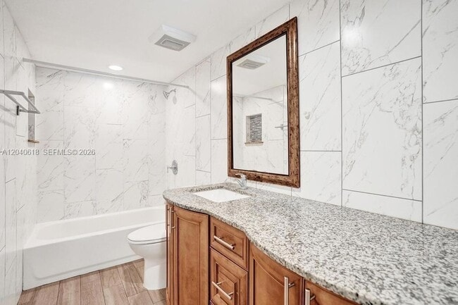 Building Photo - 4114 NW 88th Ave Unit 102
