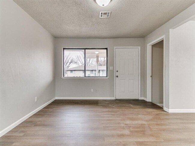 Photo - Super 4 Bed 1.5 Bath in the South Gate Addn in Moore, OK