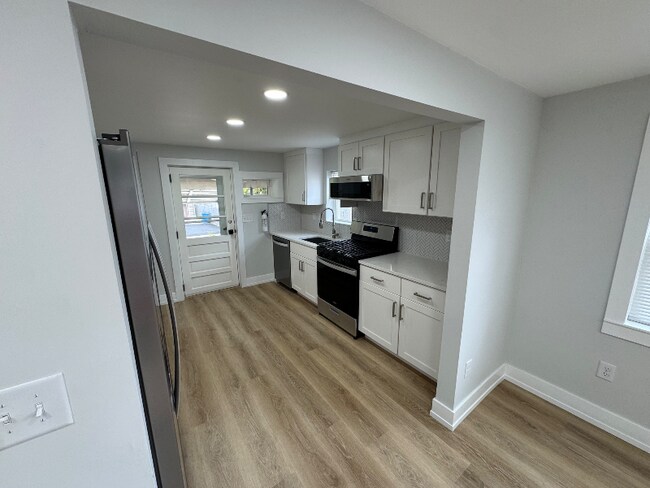 Photo - 413 State St Unidad A