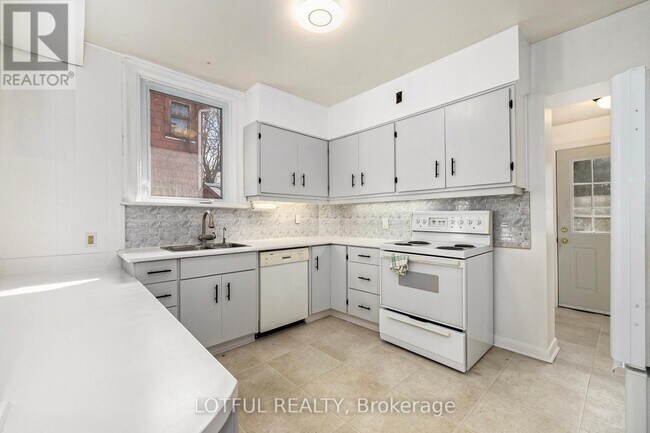 Photo - 30 Foster St