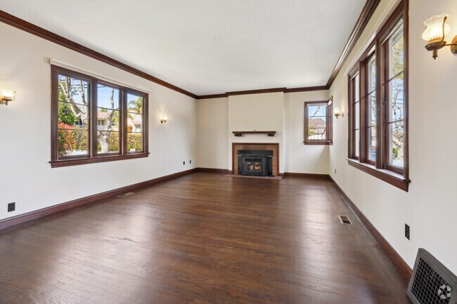Living Room - 2801 Hillside Dr