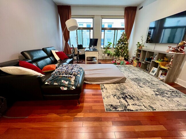 Photo - Stunning 1-Bedroom Condo at the Ellington ... Unidad 19D
