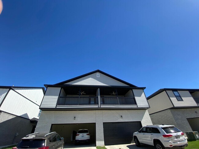 Photo - 919 S Rupple Rd Unidad 919-2