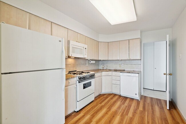 Photo - 2401 Pennsylvania Ave