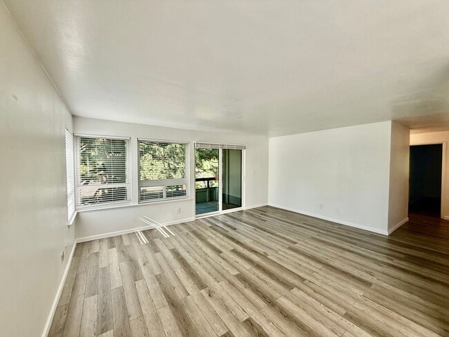 Photo - Beautiful 2 bed, 2 bath Shoreline Condo, $2495/mo. Unit 306