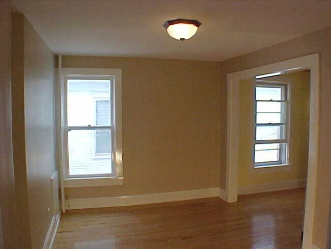 Photo - 215 E Mifflin St Unit 2