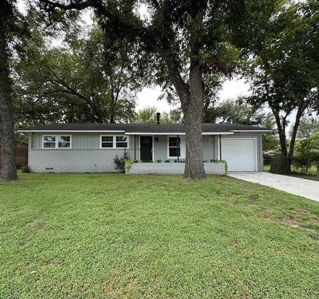 Building Photo - 2533 Chelsea Dr Rental