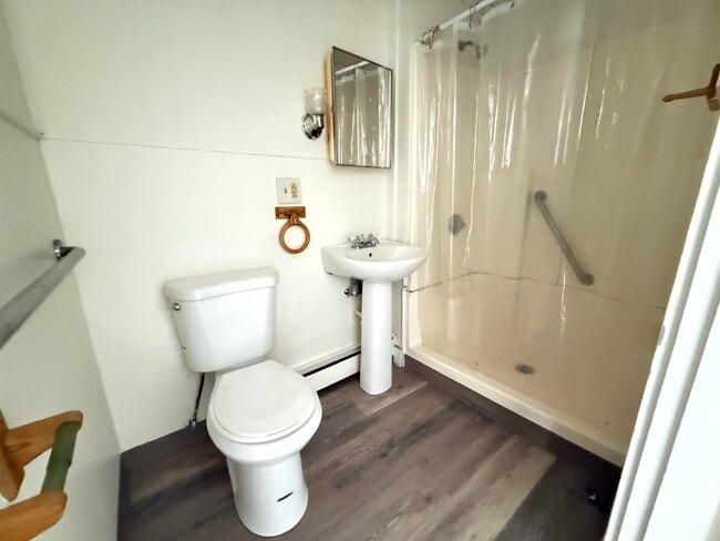 Photo - 141 Main St Unidad 2