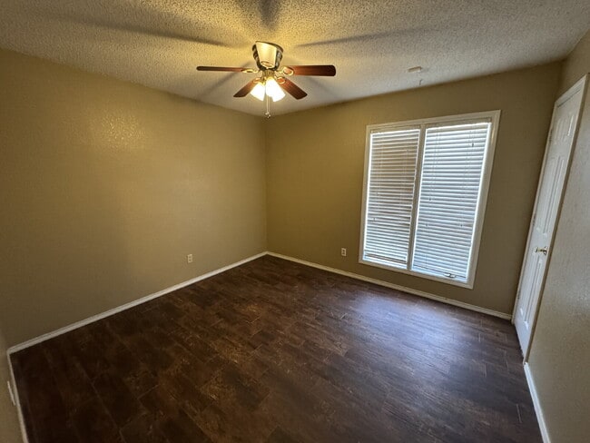Photo - Spacious Home Located Within Few Blocks Of Schools & Close Access To Spur 327 & S. Loop 289!
