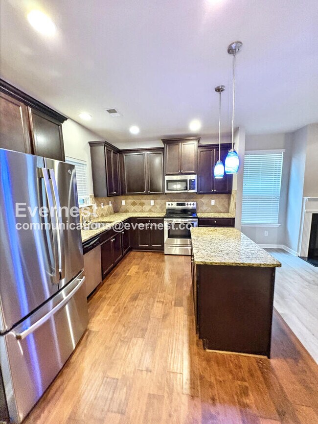 Photo - 313 Lossie Ln