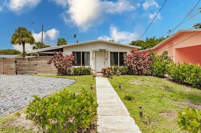 Building Photo - 422 Phippen Waiters Rd Rental