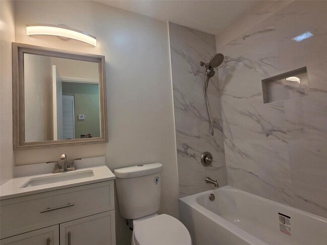 Photo - 309 NE 169th St