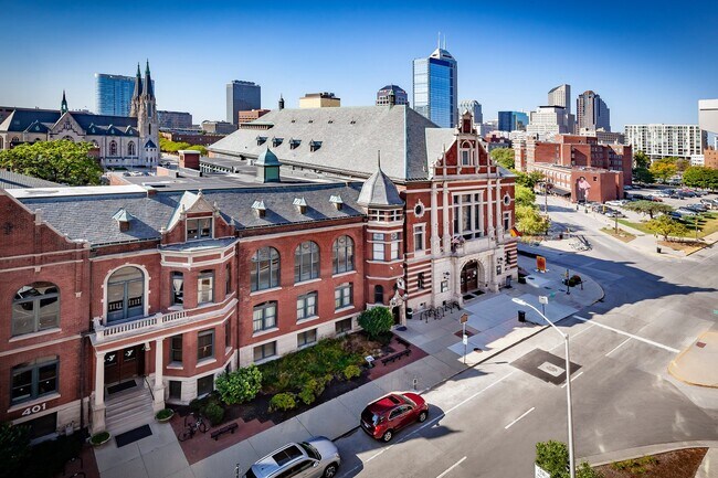 Building Photo - Pointe on Mass