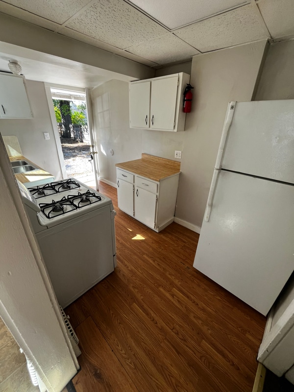 Photo - 590 Thayer St