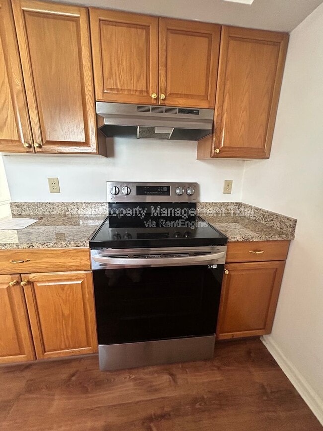 Photo - 3204 Wimbledon Way