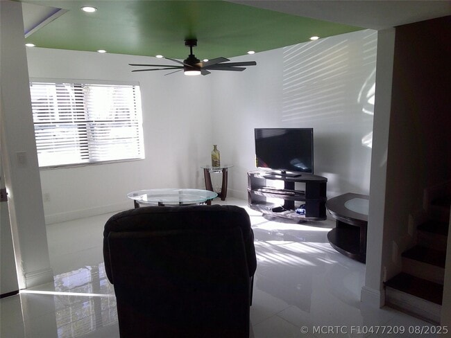Photo - 3810 SW 52nd Ave