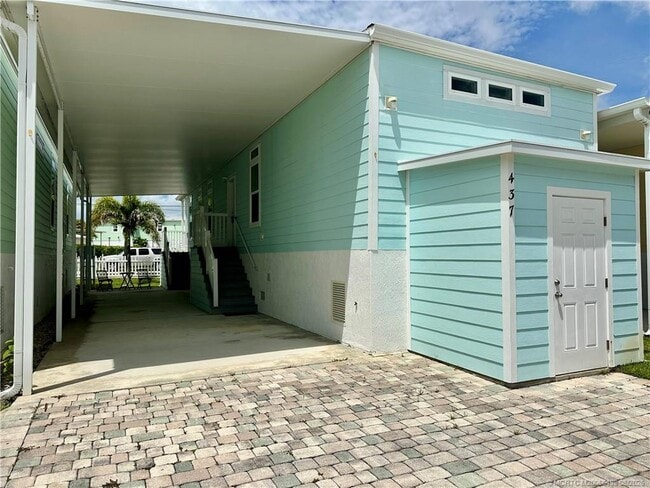 Photo - 437 NE Intercoastal Dr