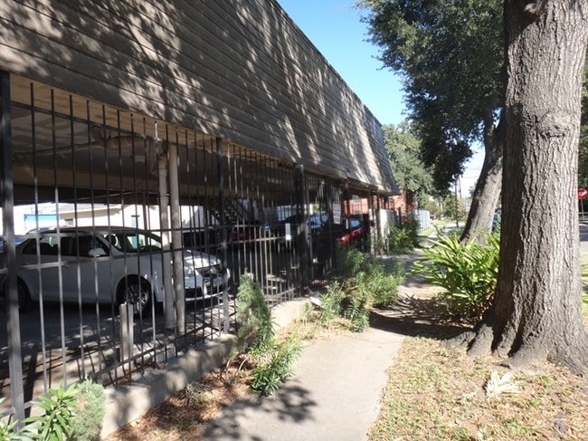 Photo - Sulross Garden