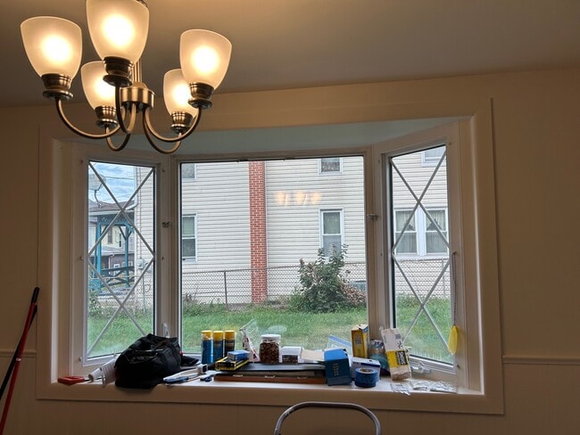 Photo - 238 W Queen St