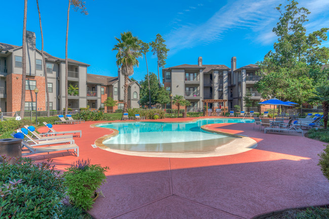 First Pool - The Edgewater at Klein Rental