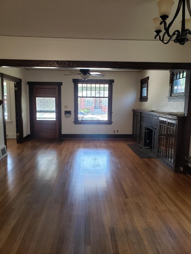 Photo - 371 Corona St