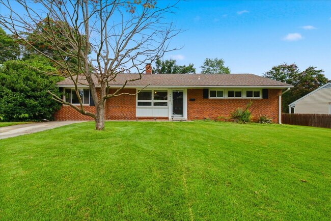 Charming 4-Bedroom Springfield Rambler Near Lake Accotink Park