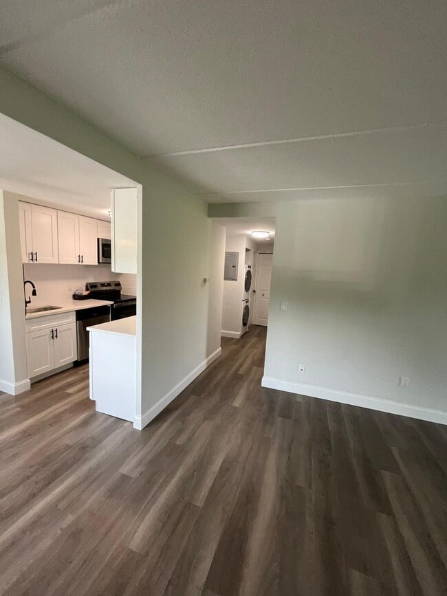 Photo - Country Club Apartments