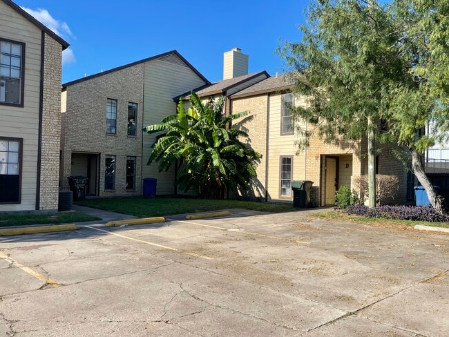 Photo - 2310 Capitan Dr