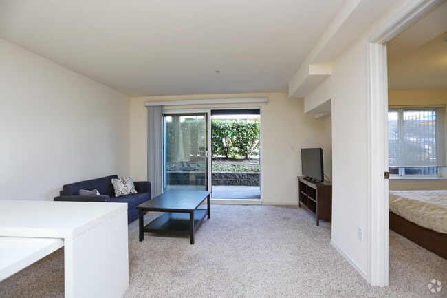 Interior Photo - Yugo Seattle Rivendell Rental