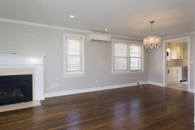 Photo - 3002 32nd Ave W