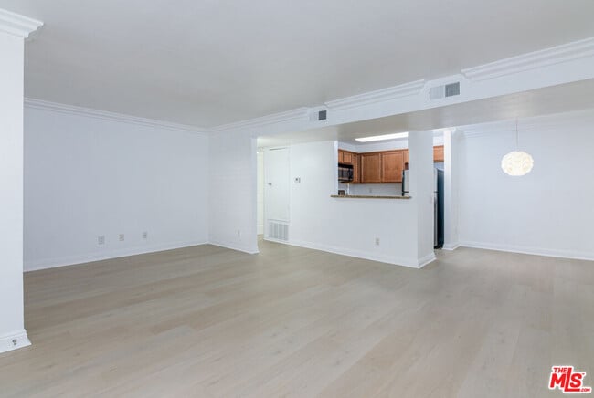 Photo - 355 N Maple St Unit 116