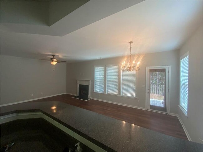 Photo - 477 Wingsfield Ct SW