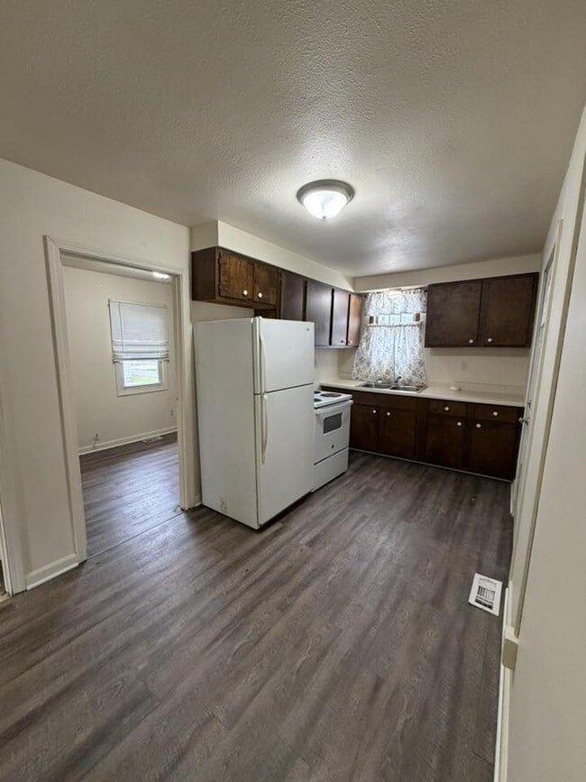 Photo - 407 Winton Ave