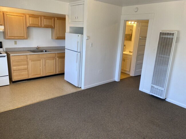 Photo - Cozy Upper Floor 2 Bedroom, 1 Bath Unit Unit 934