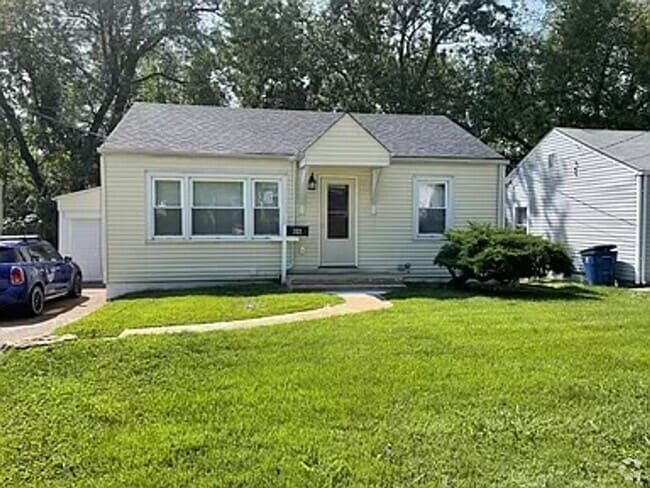 Building Photo - COMING SOON! Beautifully renovated single-... Rental