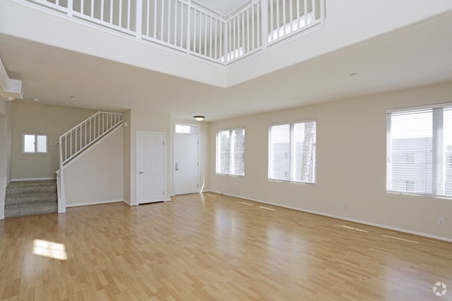 Loft, 1.5 BA - 1,413 ft² - Mission Hills Apartments