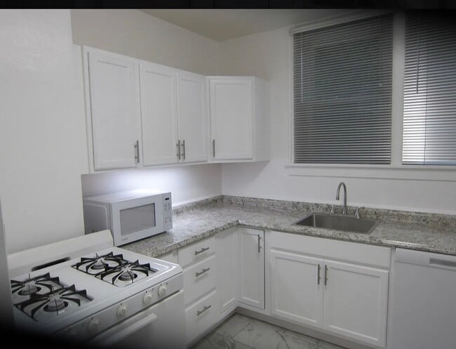 Photo - 2840 Dwight Ave Unidad 1