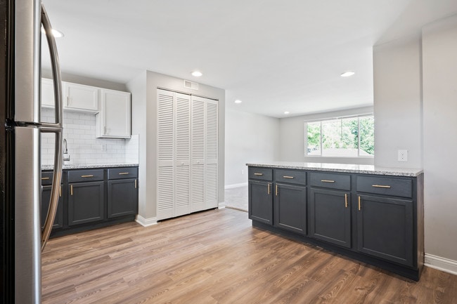 Photo - 127 Walnut St Unit D