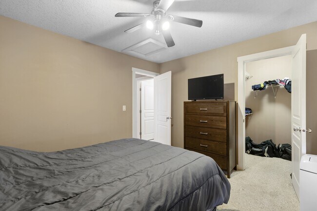 Photo - 9302 93 St Unit 202