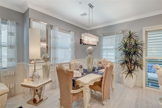 Photo - 762 Praire Plume St