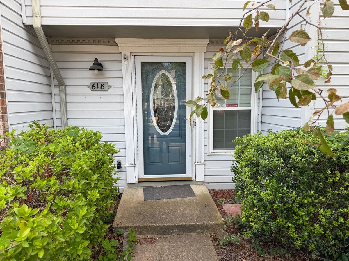 Photo - 618 Cedar Springs Ct