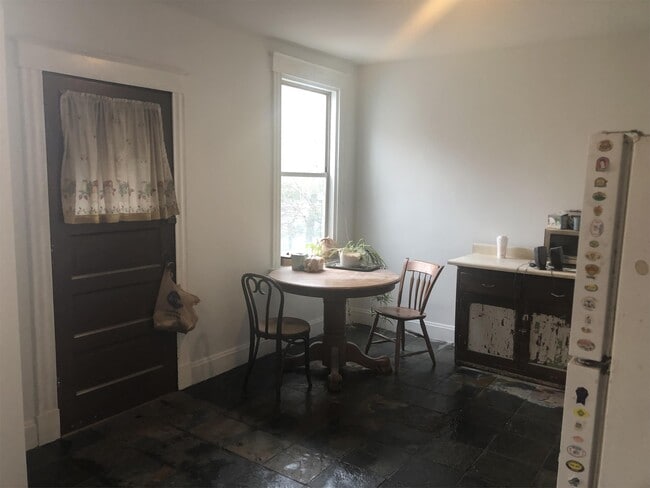 Photo - 2346 Ravine St