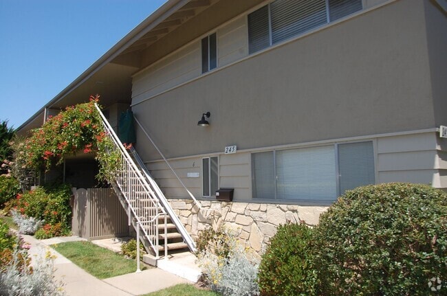 Building Photo - Encina Royale 3 Bedroom Unit 6 Rental