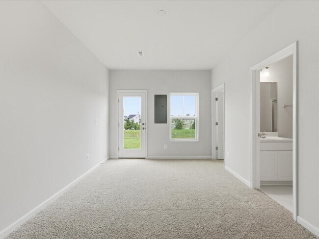 Photo - 124 SWANSONG Pl