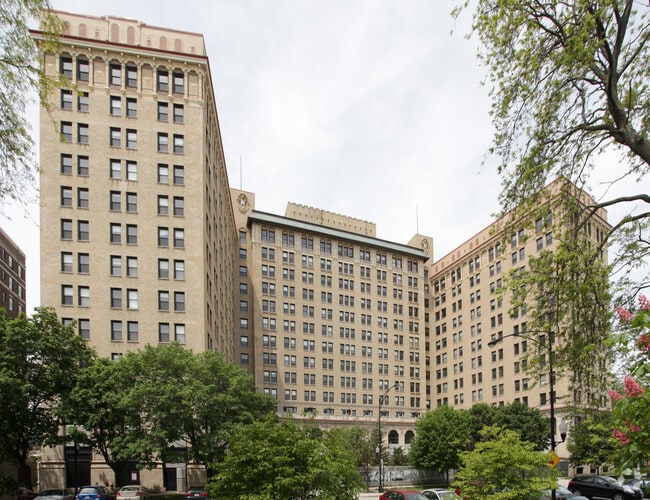 Building Photo - Shoreland