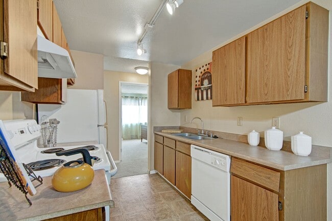 Building Photo - The Ridge and The Shores Rental